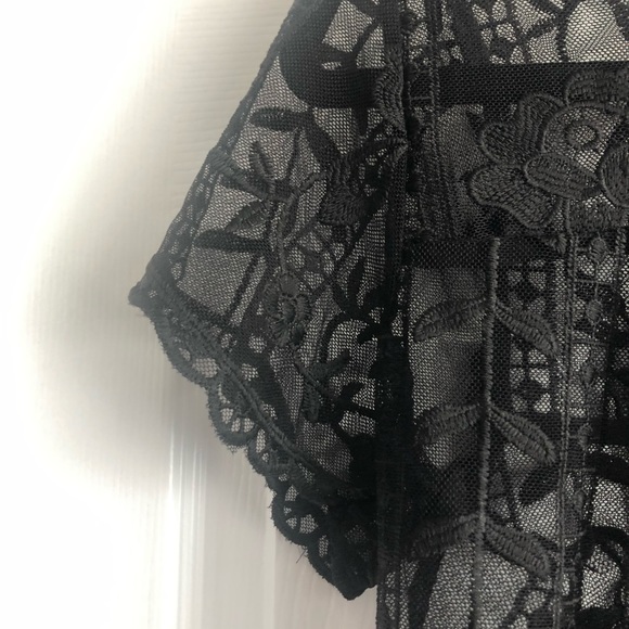 Lace blouse - Picture 2 of 4